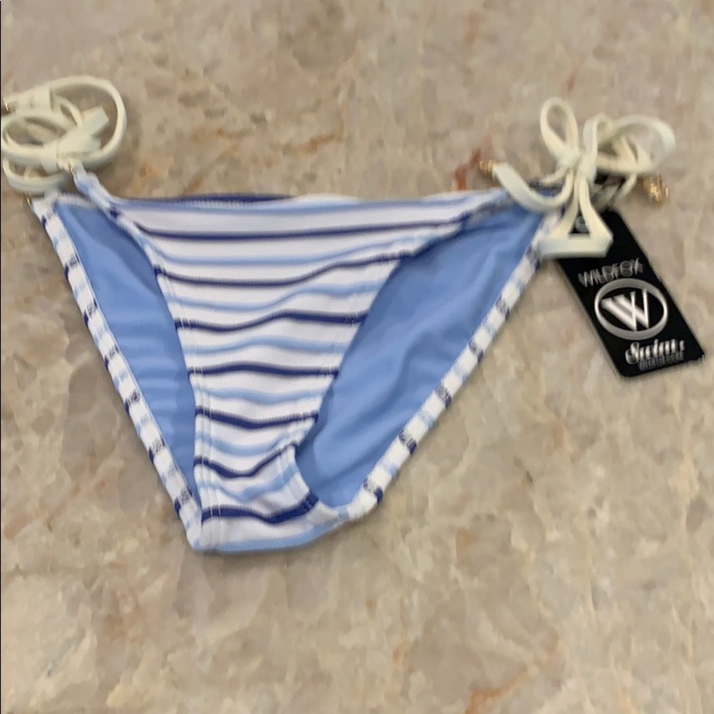 NWT WILDFOX darling bikini bottoms!